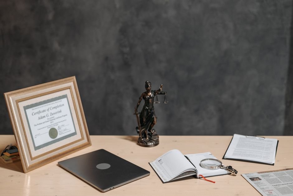 Legal industry services visual for Enuncia Global